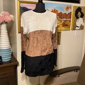 NWOT EURO JOY PARIS -L- MILANO WOMEN SWEATER SIZE L